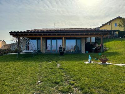 CASA VACANZA CON PISCINA,AREA GIOCHI BAMBINI.