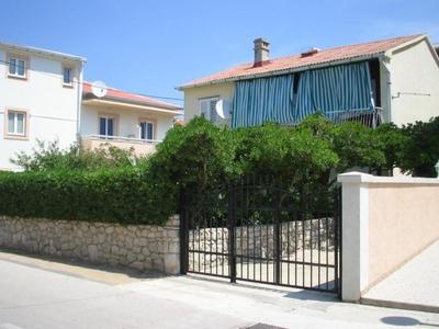 Große Ferienwohnung In Pag Mit Privater Terrasse