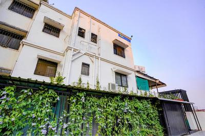 FabHotel Viva House - Talegaon