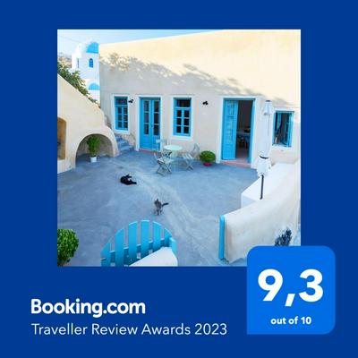 Santorinio Yellow House