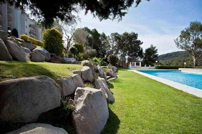 Apartamento recién reformado con piscina y AC