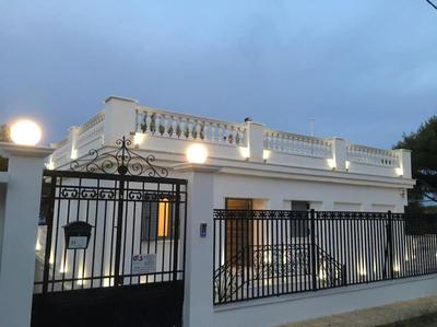 The White House Beach Villa
