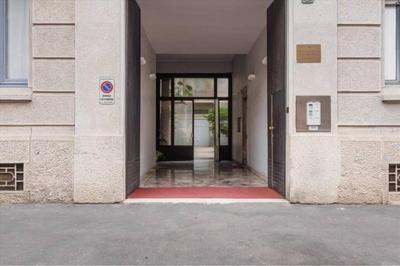 GuestHost - Porta Romana Apt near Bagni Misteriosi