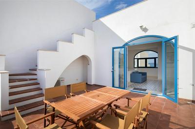 Chic, Stylish Traditional Townhouse with Terrace - St. Paul’s Bay