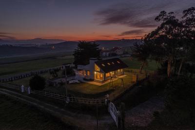 Wishome-Villa en Oyambre playa, piscina privada climatizada, Comillas