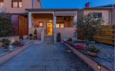 Sweet house with free parking