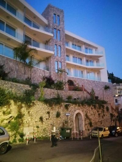 MINERVA LUXURY TOWN CENTER , POOL AND PARKING
