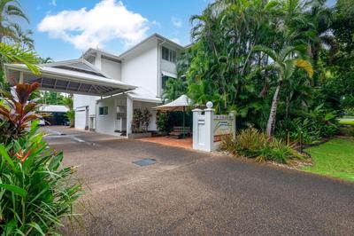 Seascape Holidays - Coral Apartments