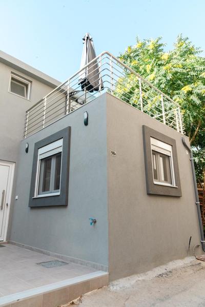 Elegant decorated house - Free Private Parking!