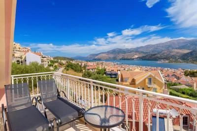 Elegant Penthouse with Sea View