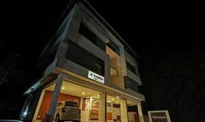 Treebo Trend Sreepathi Nirmalyam 1 Km From Guruvayoor Railway Station
