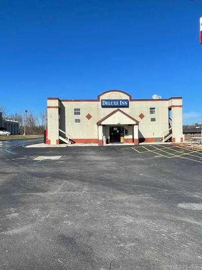 DELUXE INN