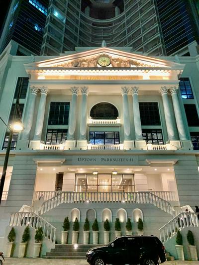 BGC, Uptown Parksuites Tower 2