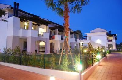 Modern flat with big swimming pool and balcony