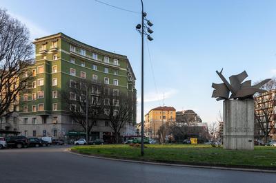 Segrino, Elegant Apartment In The Heart Of The Isola District