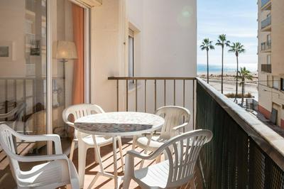 AT129 Apartamento en primera línea de la playa