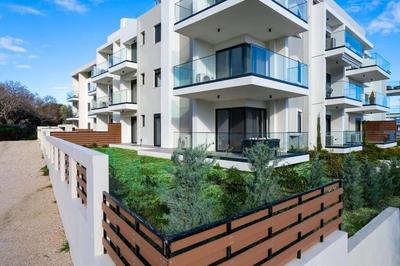 Maison Du Jardin 2-Bedroom Apartment Private Outdoor Jacuzzi