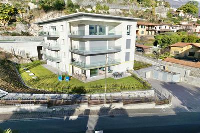 Condominio Modern House
