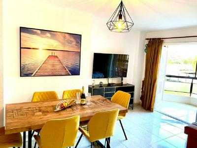 Relax And Calm in the Sea by Deihu Experiences