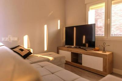 Preciosa casa blanca junto playa