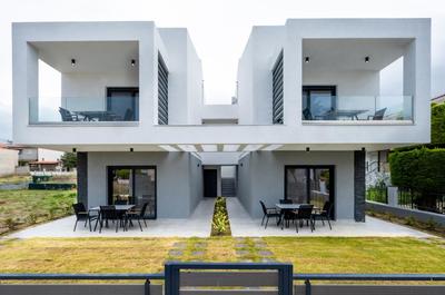 IRIS SUITES NIKITI