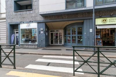 Enjoy Room- Appartamento con parcheggio GRATUITO e COLAZIONE DELIZIOSA !