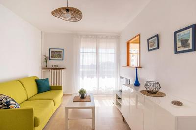 Flat With Loggia At 10min From The Beach