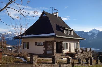 Villa Molteni, Ville di Fiemme, Varena