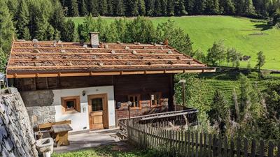 Chalet Laugenblick Alpine Luxury with Hot Tub and Sauna