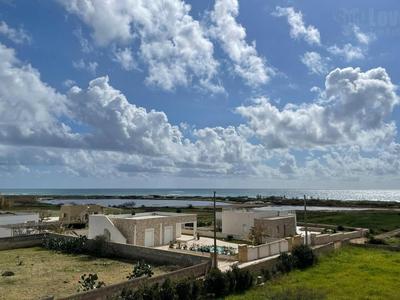 Gold Beach House by LoveSud