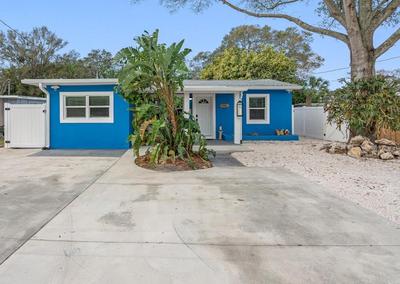 Luxury Oasis W Pool, Turf Yard, & Privacy Fence