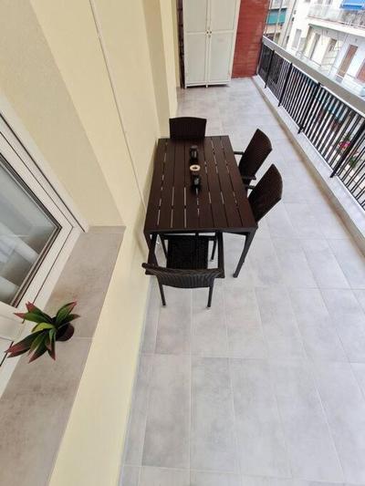 Lovely 2-Bedroom 4th Floor House Large Patio