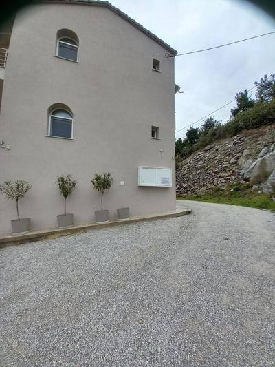 Elenis House