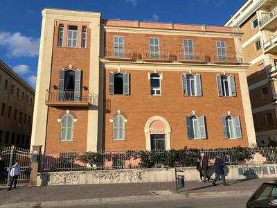 Alloggio in palazzina stile Liberty Fronte Mare