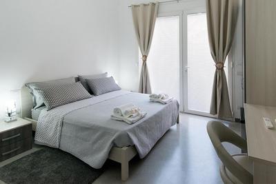 Byron Rooms