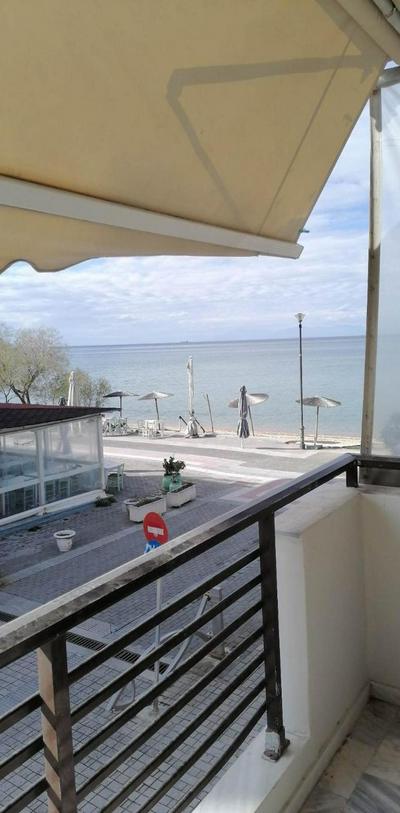 Anna's Seaside Apartment