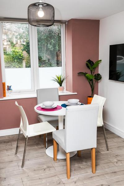Fab 2bedroom apartment- Free parking, 5mins from city centre, Portland Rd NE2 1DJ