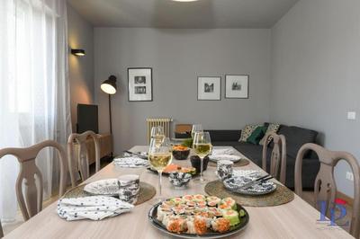 Smiling in Desenzano Lake View DesenzanoLoft Official Partner Homes & Villas by Marriott Bonvoy