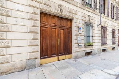 GuestHost - Piazza Statuto Comfy APT - with 2 Balconies