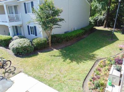 Q4 Professionally decorated upstairs beautiful soothing colors close to back pool