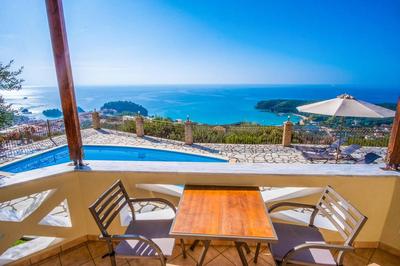 Apolis Executive Villa