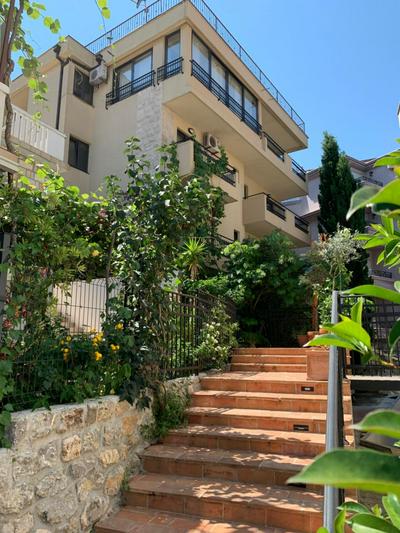 Apartments Lov