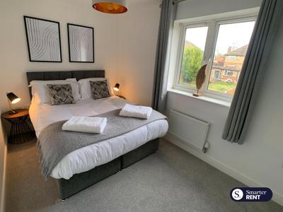 High Wycombe - Garden Parking 2Bed