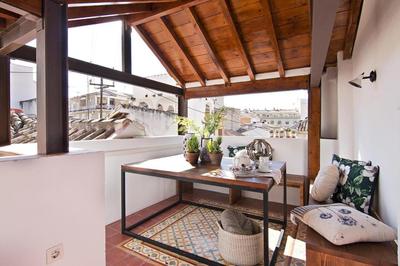 Apartamentos LA TONÁ Puerta Elvira centro ciudad