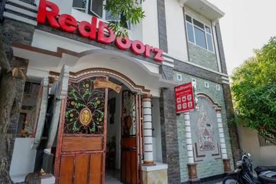 RedDoorz near Stasiun Purwosari