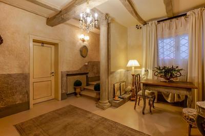 Gallery Guesthouse by Lesdomus