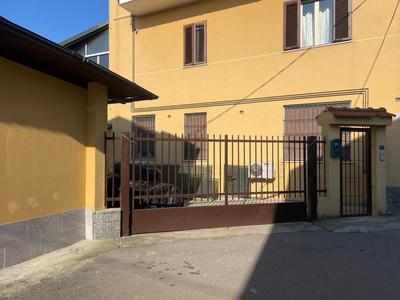Roberta House Il Tuo Rifugio per Concerti, Eventi e Fiere