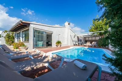 Fantastic Villa Tucan, Pool Barbecue Ground Floor