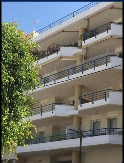 Kate Apartmentacross the marina