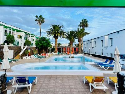 Relaxing upper floor Apartment- exclusive complex.